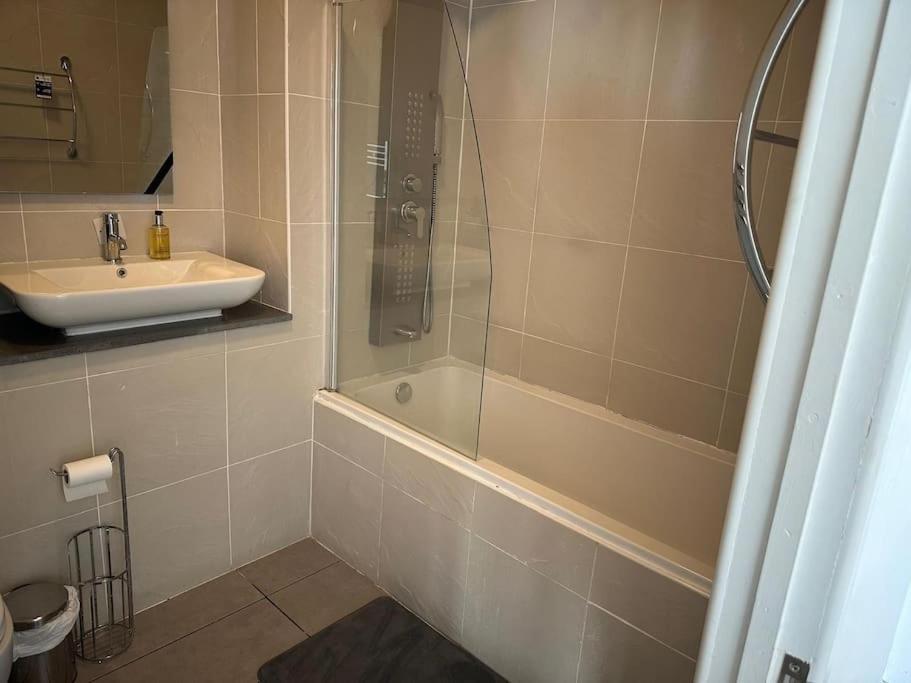 Flat 303 One Bedroom Apartment Birmingham Luaran gambar